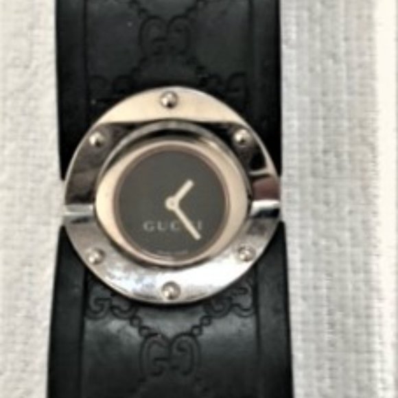 Gucci 112 Women's Twirl Face Watch with Black Rubber Wristband - Picture 1 of 8